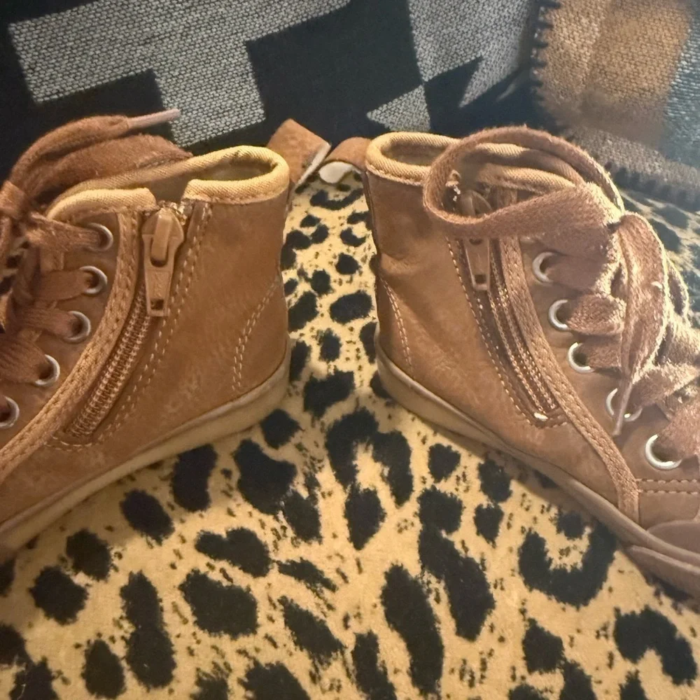 GAP Brown Sneakers with High-Top Design and Soft Material
